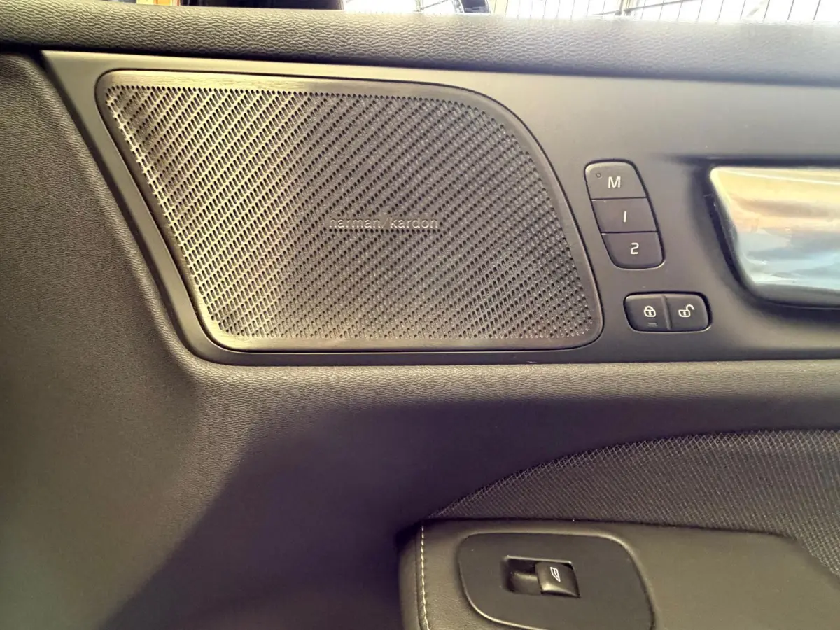 2.0 T6 Plug-in hybrid AWD Ultra Dark, Pano, HUD, Leer, Elektrische stoelen, stoel/Stuurverwarming, Harman kardon,