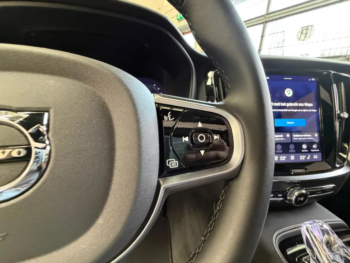 2.0 T6 Plug-in hybrid AWD Ultra Dark, Pano, HUD, Leer, Elektrische stoelen, stoel/Stuurverwarming, Harman kardon,
