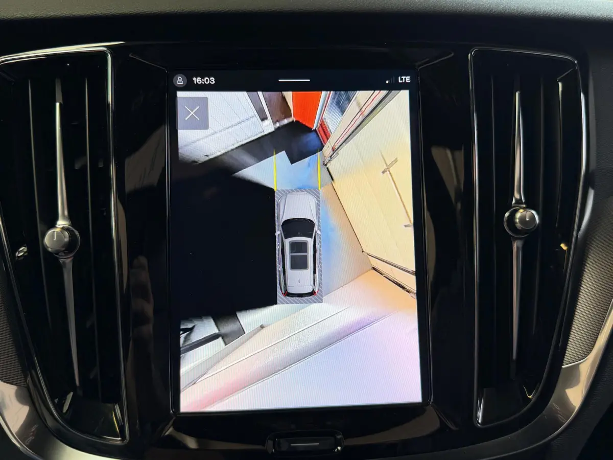 2.0 T6 Plug-in hybrid AWD Ultra Dark, Pano, HUD, Leer, Elektrische stoelen, stoel/Stuurverwarming, Harman kardon,