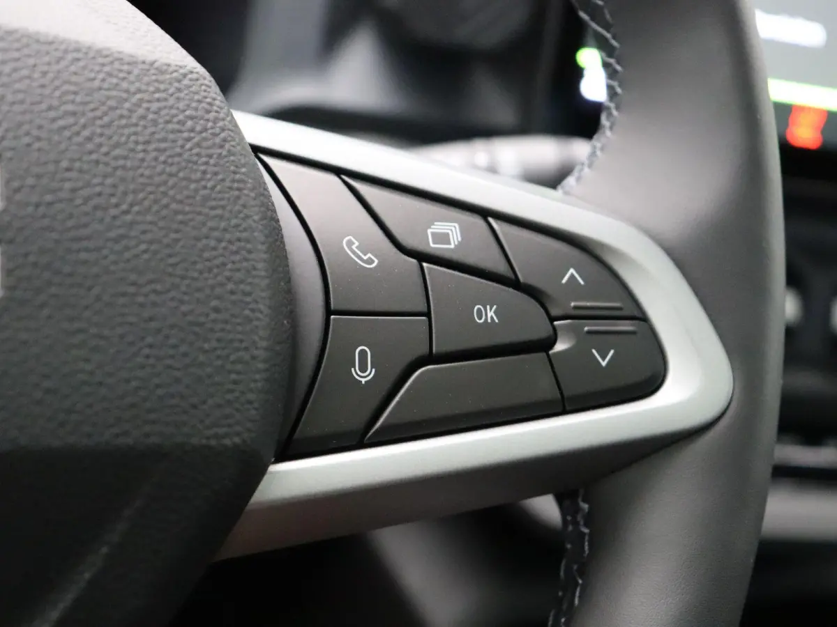 Mild Hybrid-G 140pk Journey | Schuif kanteldak | Stoel en stuurverwarming | Voorruit verwarming | Elektrische achterklep |