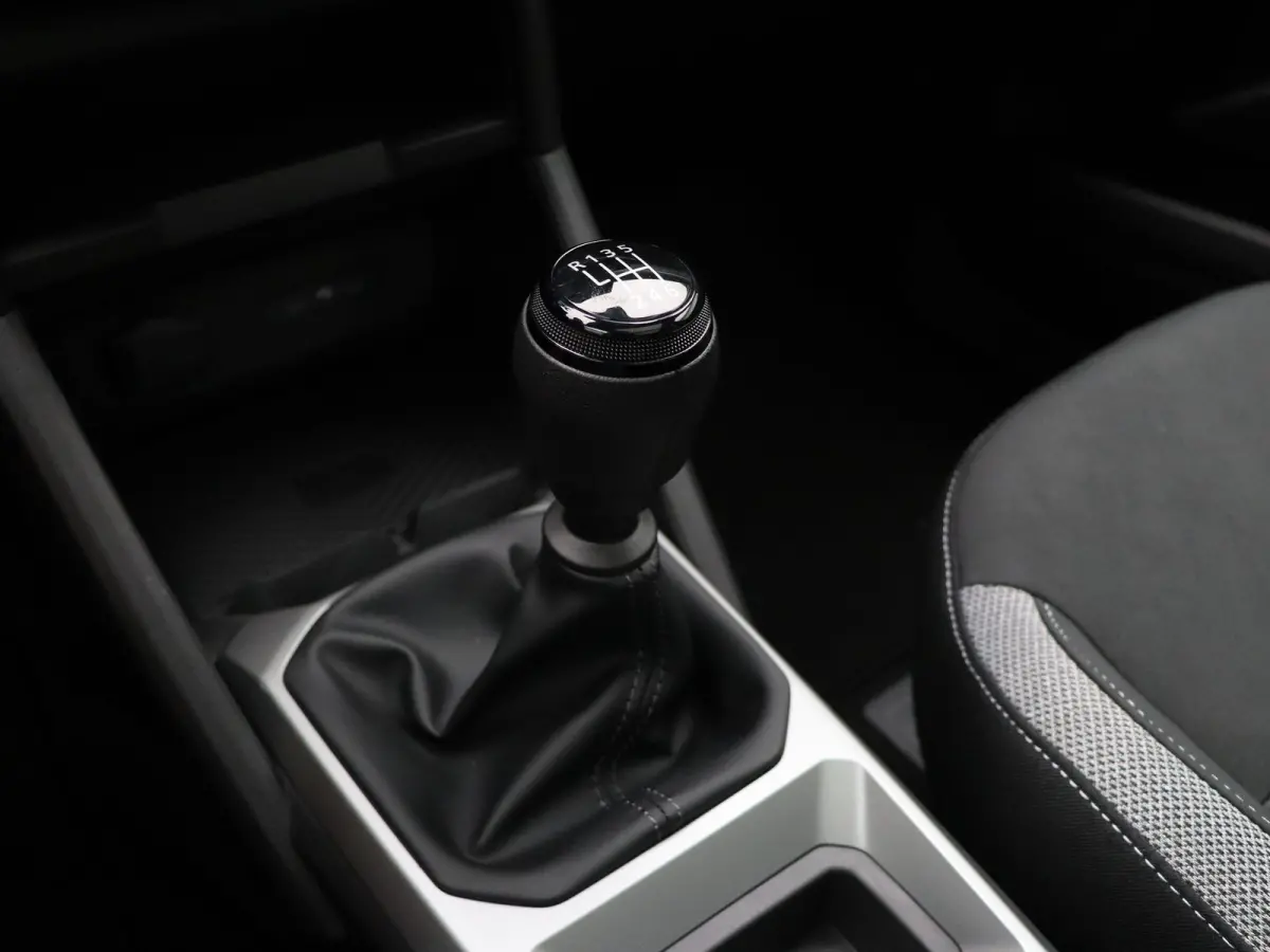Mild Hybrid-G 140pk Journey | Schuif kanteldak | Stoel en stuurverwarming | Voorruit verwarming | Elektrische achterklep |