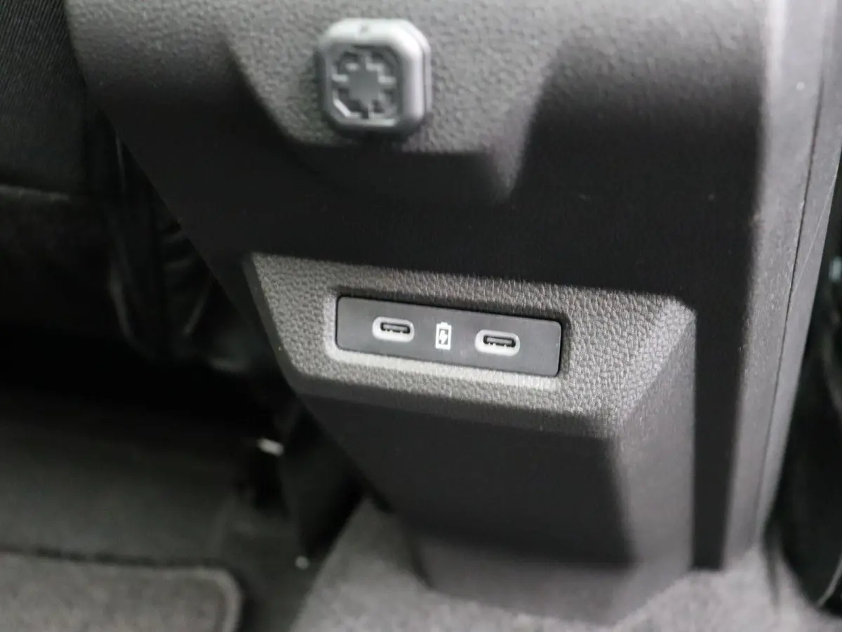 Mild Hybrid-G 140pk Journey | Schuif kanteldak | Stoel en stuurverwarming | Voorruit verwarming | Elektrische achterklep |