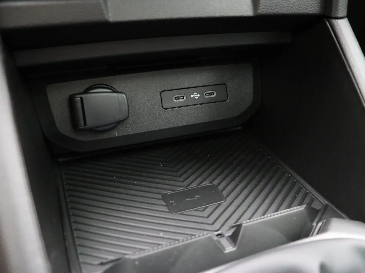 Mild Hybrid-G 140pk Journey | Schuif kanteldak | Stoel en stuurverwarming | Voorruit verwarming | Elektrische achterklep |