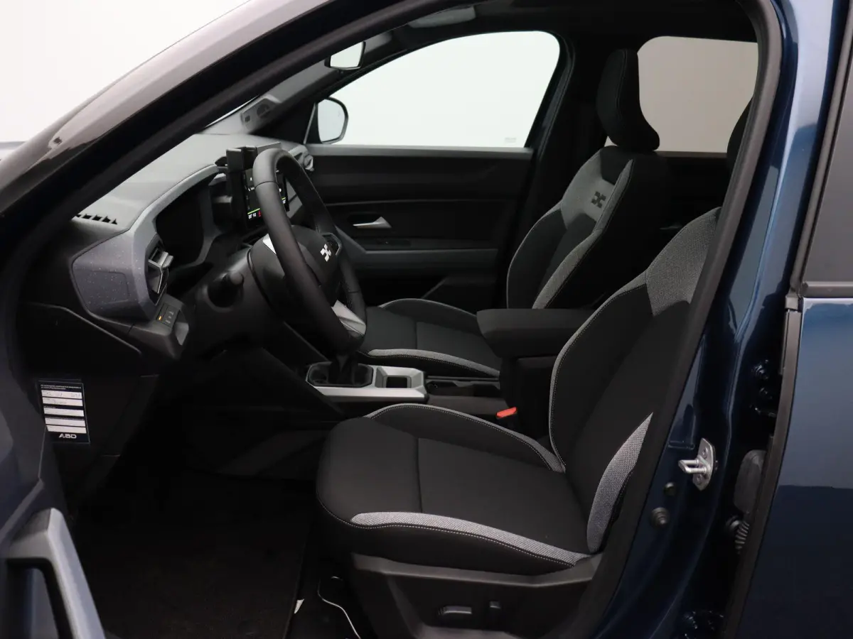 Mild Hybrid-G 140pk Journey | Schuif kanteldak | Stoel en stuurverwarming | Voorruit verwarming | Elektrische achterklep |