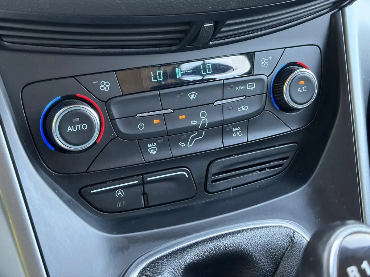 1.5 EcoBoost Trend Ultimate ✓2e Eigenaar✓Navi✓Trekhaak✓Carplay✓Clima✓Cruise✓Lm velgen✓Pdc✓120pk✓6 Bak✓N.A.P✓Apk tot 10-2027