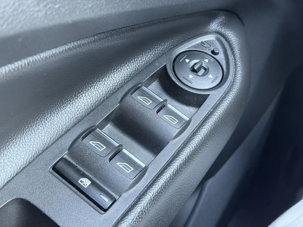 1.5 EcoBoost Trend Ultimate ✓2e Eigenaar✓Navi✓Trekhaak✓Carplay✓Clima✓Cruise✓Lm velgen✓Pdc✓120pk✓6 Bak✓N.A.P✓Apk tot 10-2027