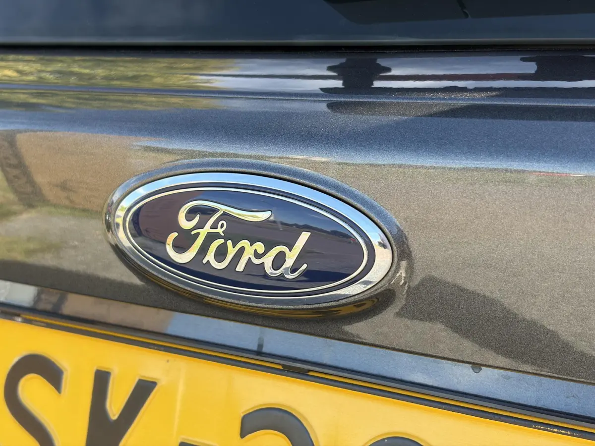 1.5 EcoBoost Trend Ultimate ✓2e Eigenaar✓Navi✓Trekhaak✓Carplay✓Clima✓Cruise✓Lm velgen✓Pdc✓120pk✓6 Bak✓N.A.P✓Apk tot 10-2027