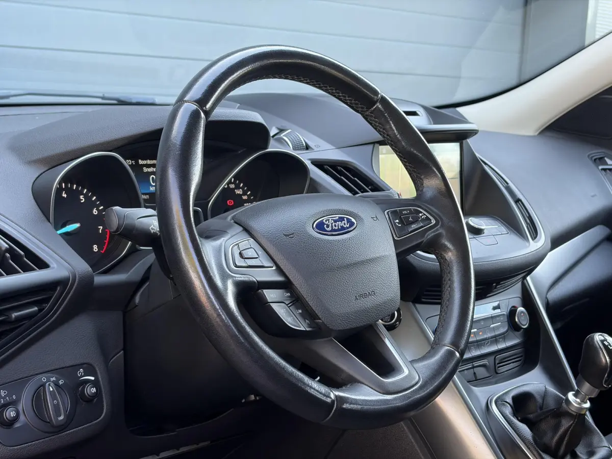 1.5 EcoBoost Trend Ultimate ✓2e Eigenaar✓Navi✓Trekhaak✓Carplay✓Clima✓Cruise✓Lm velgen✓Pdc✓120pk✓6 Bak✓N.A.P✓Apk tot 10-2027
