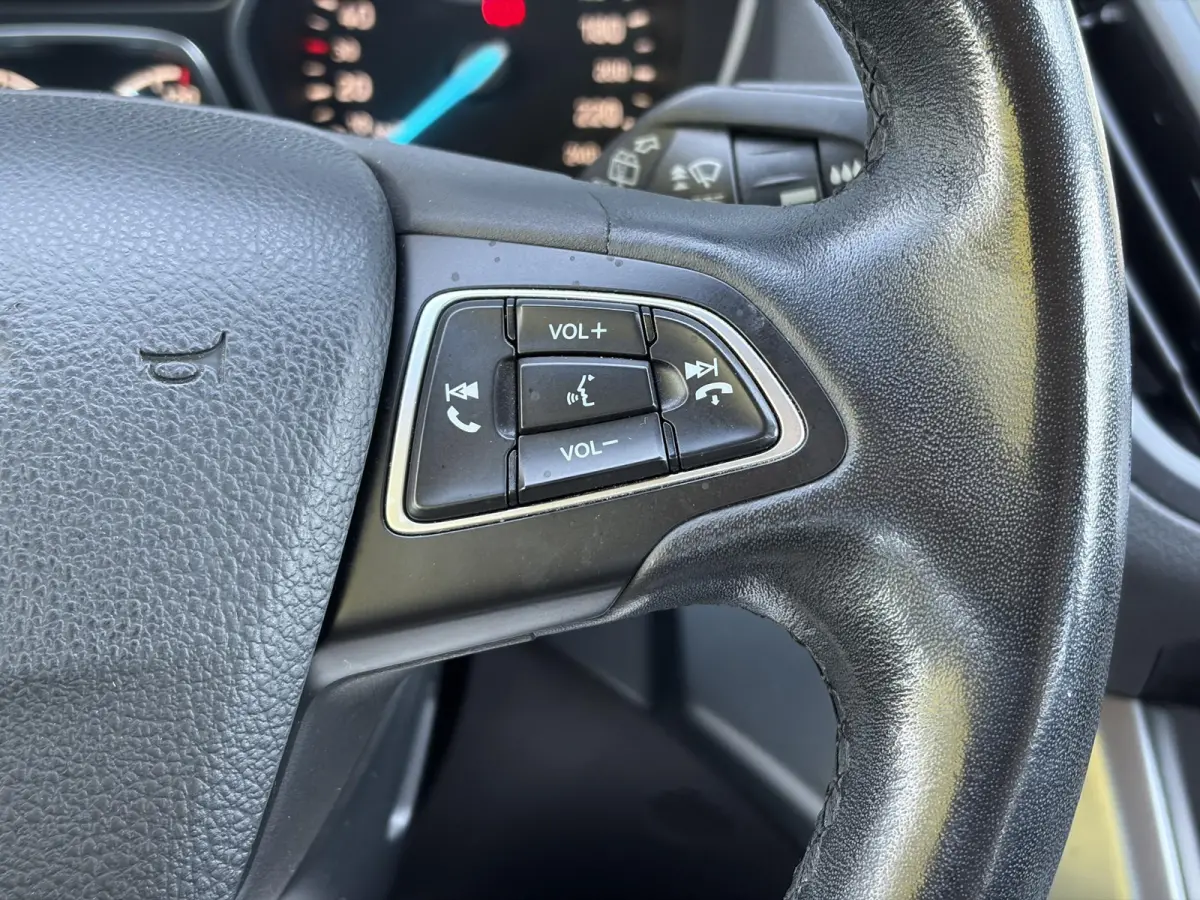 1.5 EcoBoost Trend Ultimate ✓2e Eigenaar✓Navi✓Trekhaak✓Carplay✓Clima✓Cruise✓Lm velgen✓Pdc✓120pk✓6 Bak✓N.A.P✓Apk tot 10-2027