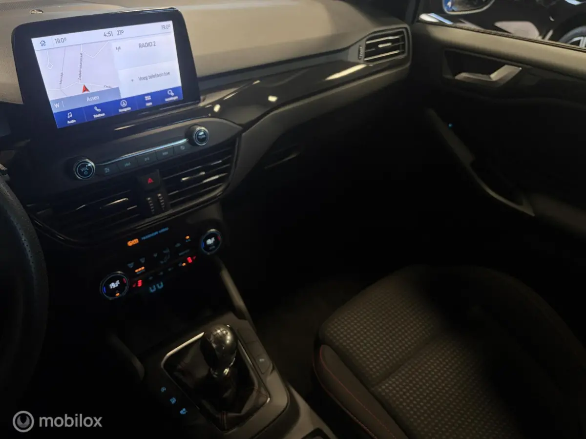 1.0 EcoBoost Hybrid ST Line Business TR.HAAK / STOELVERW. / STUURVERW. / NAVI / CLIMA / CRUISE /