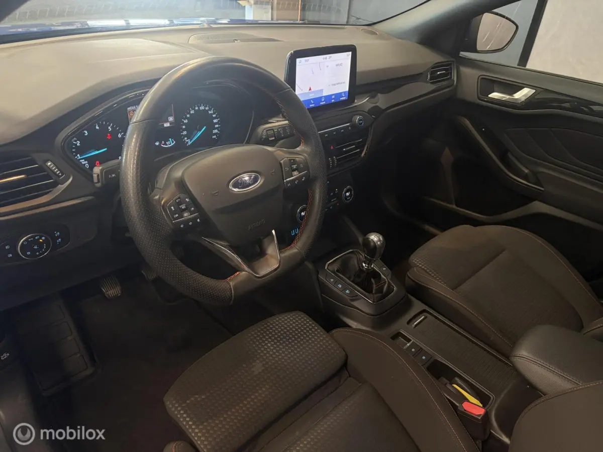 1.0 EcoBoost Hybrid ST Line Business TR.HAAK / STOELVERW. / STUURVERW. / NAVI / CLIMA / CRUISE /