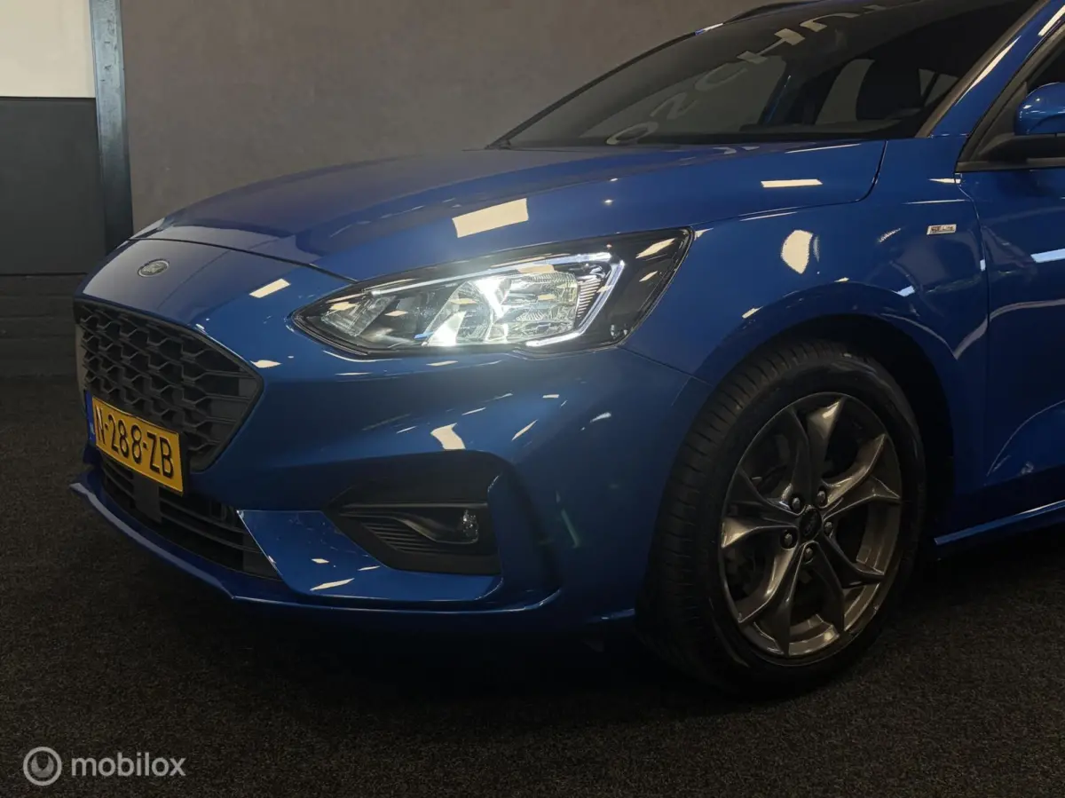 1.0 EcoBoost Hybrid ST Line Business TR.HAAK / STOELVERW. / STUURVERW. / NAVI / CLIMA / CRUISE /