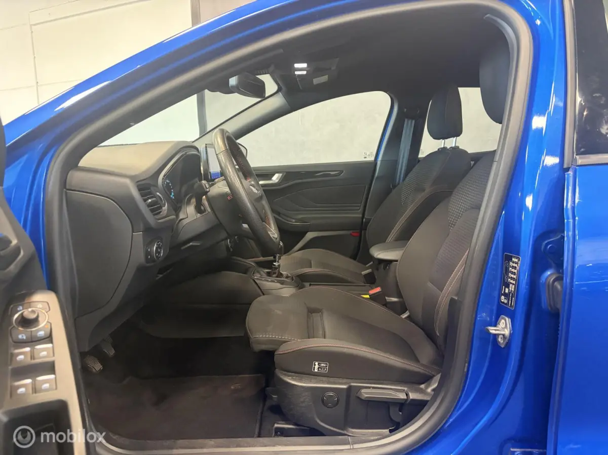 1.0 EcoBoost Hybrid ST Line Business TR.HAAK / STOELVERW. / STUURVERW. / NAVI / CLIMA / CRUISE /