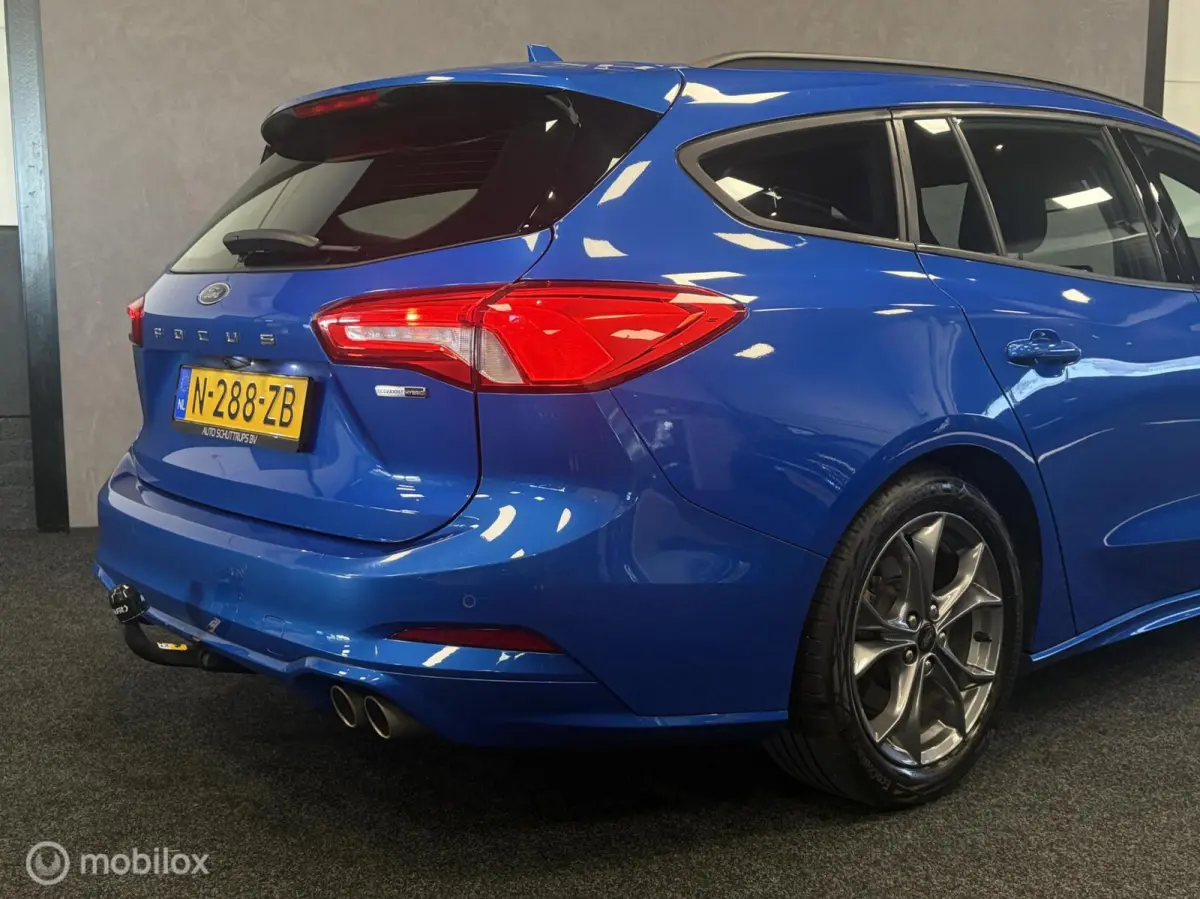 1.0 EcoBoost Hybrid ST Line Business TR.HAAK / STOELVERW. / STUURVERW. / NAVI / CLIMA / CRUISE /