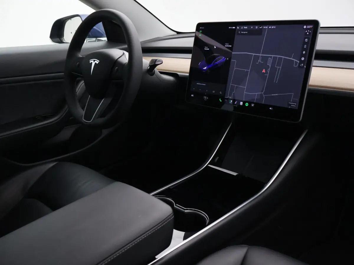 LONG RANGE AWD 75 kWh + TREKHAAK AFNEEMBAAR | PANORAMA | ZWART LEDER | STOELVERW. V+A