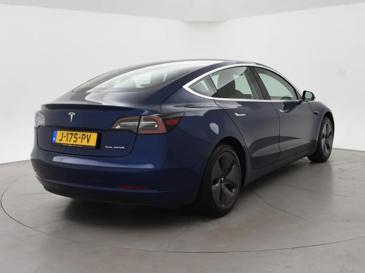 LONG RANGE AWD 75 kWh + TREKHAAK AFNEEMBAAR | PANORAMA | ZWART LEDER | STOELVERW. V+A