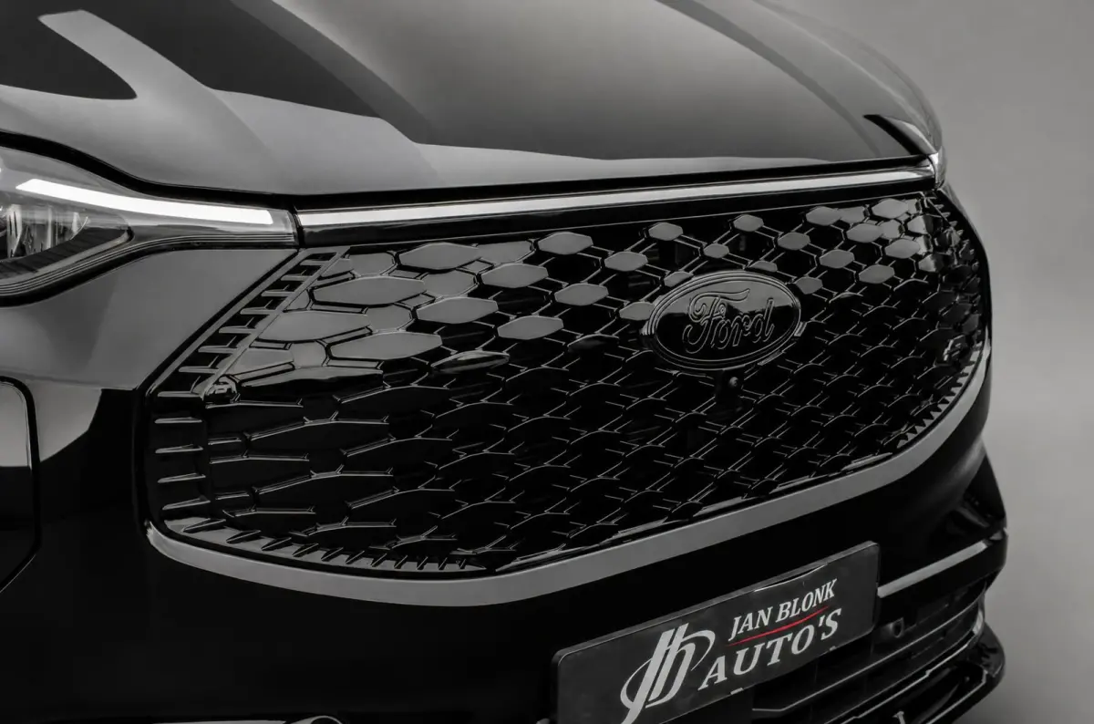 320 L2H1 Limited 71 kWh DC DUBBEL CABINE / JB-EDITON / CAMERA / 370KM RANGE / APPLE CARPLAY DRIVERS- PACK