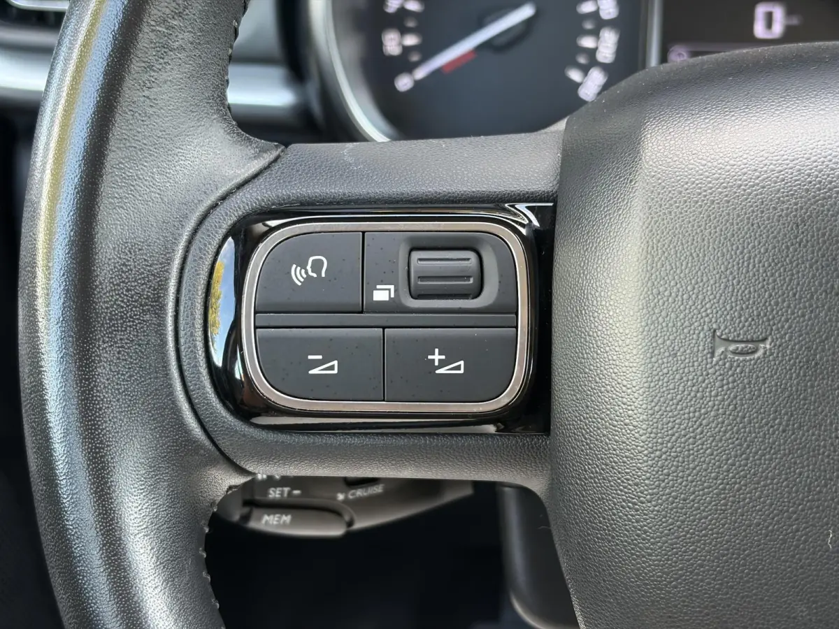 1.2 PureTech Feel ✓2e Eigenaar✓Navi✓Carplay✓Clima✓Cruise✓Lm velgen✓Rijstrooksensor✓Pdc✓N.A.P✓Apk tot 05-2027