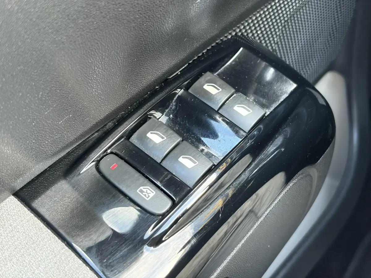 1.2 PureTech Feel ✓2e Eigenaar✓Navi✓Carplay✓Clima✓Cruise✓Lm velgen✓Rijstrooksensor✓Pdc✓N.A.P✓Apk tot 05-2027