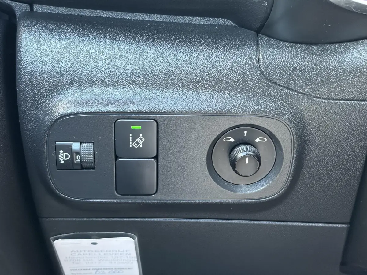 1.2 PureTech Feel ✓2e Eigenaar✓Navi✓Carplay✓Clima✓Cruise✓Lm velgen✓Rijstrooksensor✓Pdc✓N.A.P✓Apk tot 05-2027