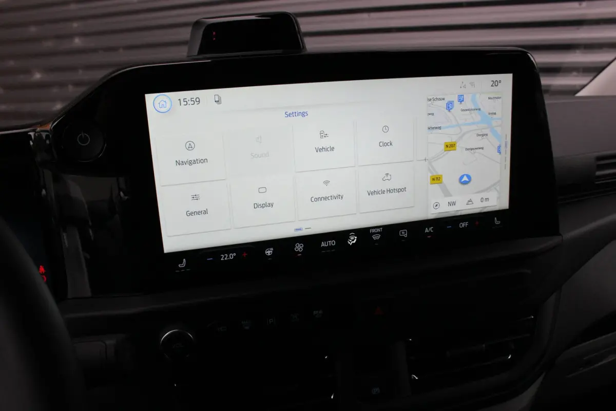 320 L2H1 Limited 71 kWh DC DUBBEL CABINE / JB- EDITON / CAMERA / 370KM RANGE / APPLE CARPLAY DRIVERS- PACK