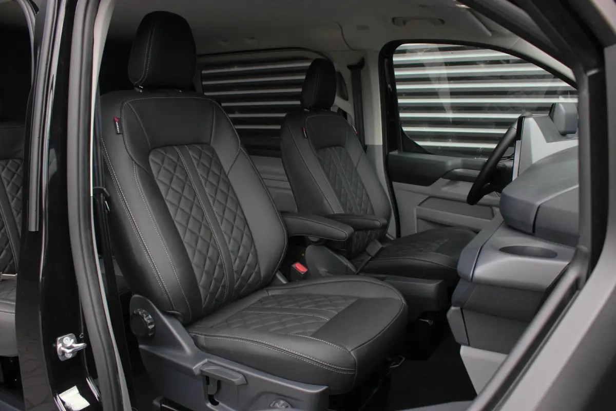 320 L2H1 Limited 71 kWh DC DUBBEL CABINE / JB- EDITON / CAMERA / 370KM RANGE / APPLE CARPLAY DRIVERS- PACK