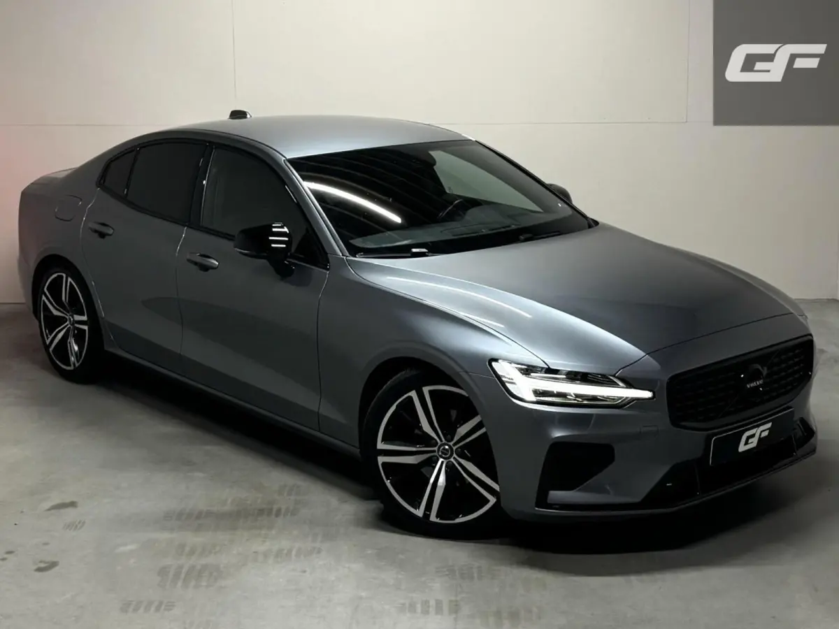 2.0 T4 R-Design Autopilot Camera CarPlay Trekh. NAP