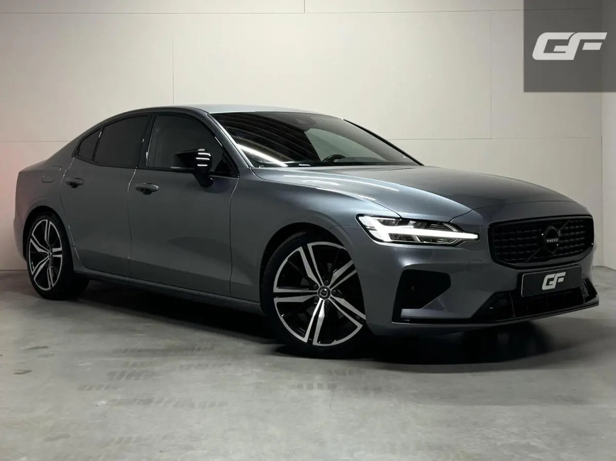 2.0 T4 R-Design Autopilot Camera CarPlay Trekh. NAP