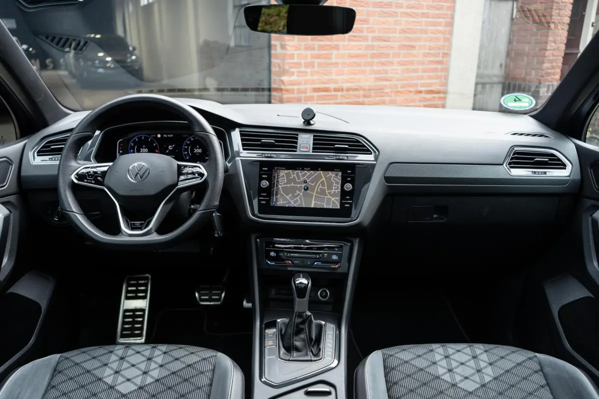 1.5 TSI R-Line Pano / Trekhaak / Camera