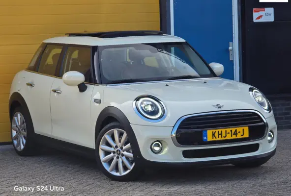 1.5 Cooper 60 Years Edition / Aut / 5 Deurs / Open Pano / Cognac Leder / Navi / Camera / Led / Pdc / 17 Inch