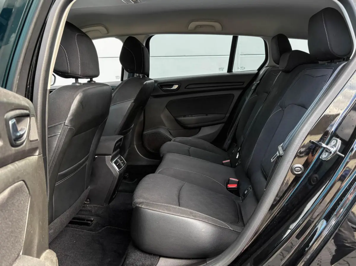 1.3 116pk TCe Limited | Airco | Carplay | Privacy glass | Trekhaak
