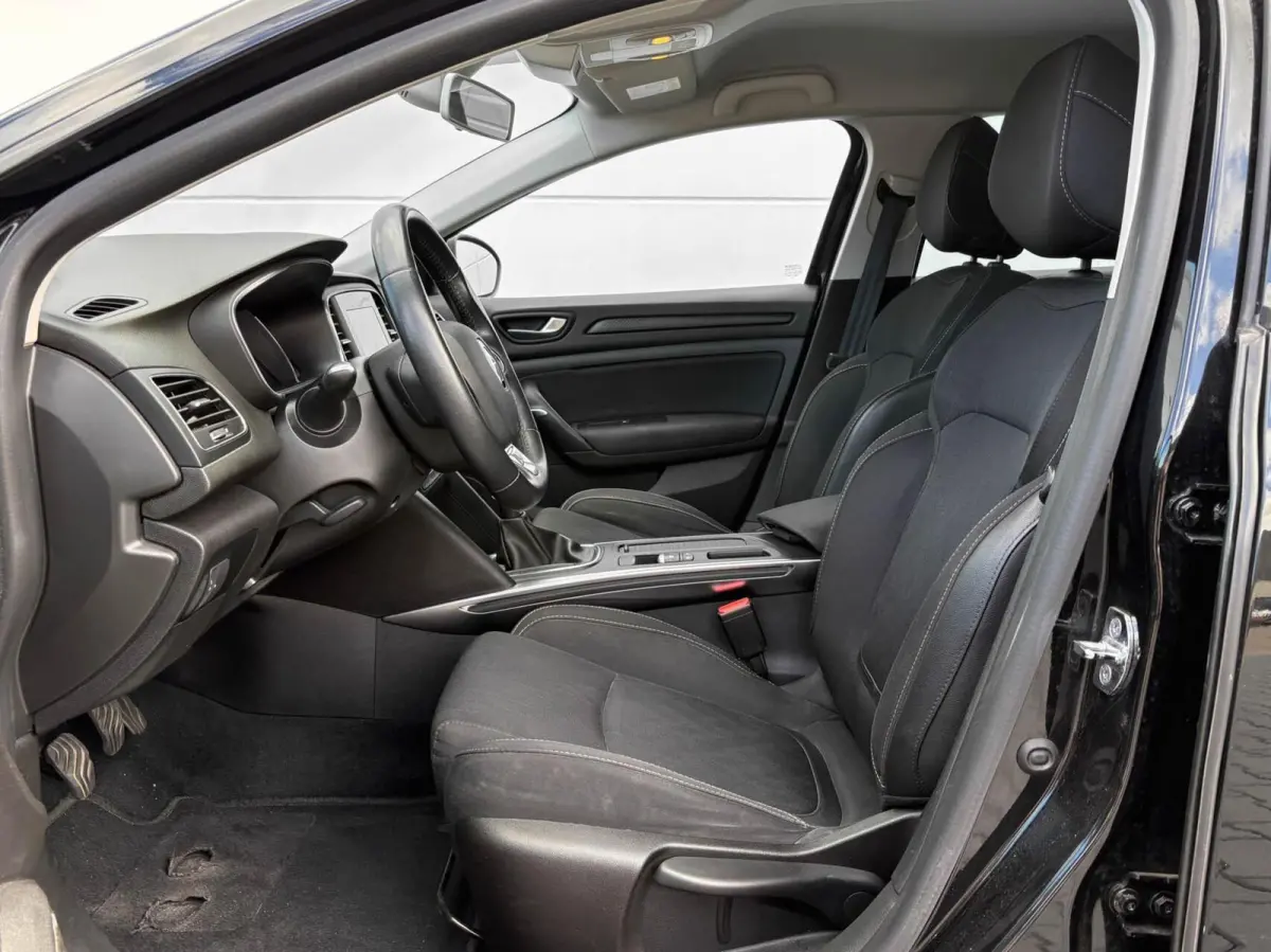 1.3 116pk TCe Limited | Airco | Carplay | Privacy glass | Trekhaak