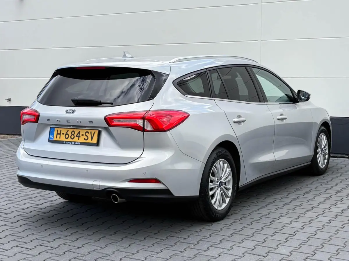 1.0 125pk EcoBoost Automaat Titanium Business Automaat | Carplay | Winterpakket | Privacy glass