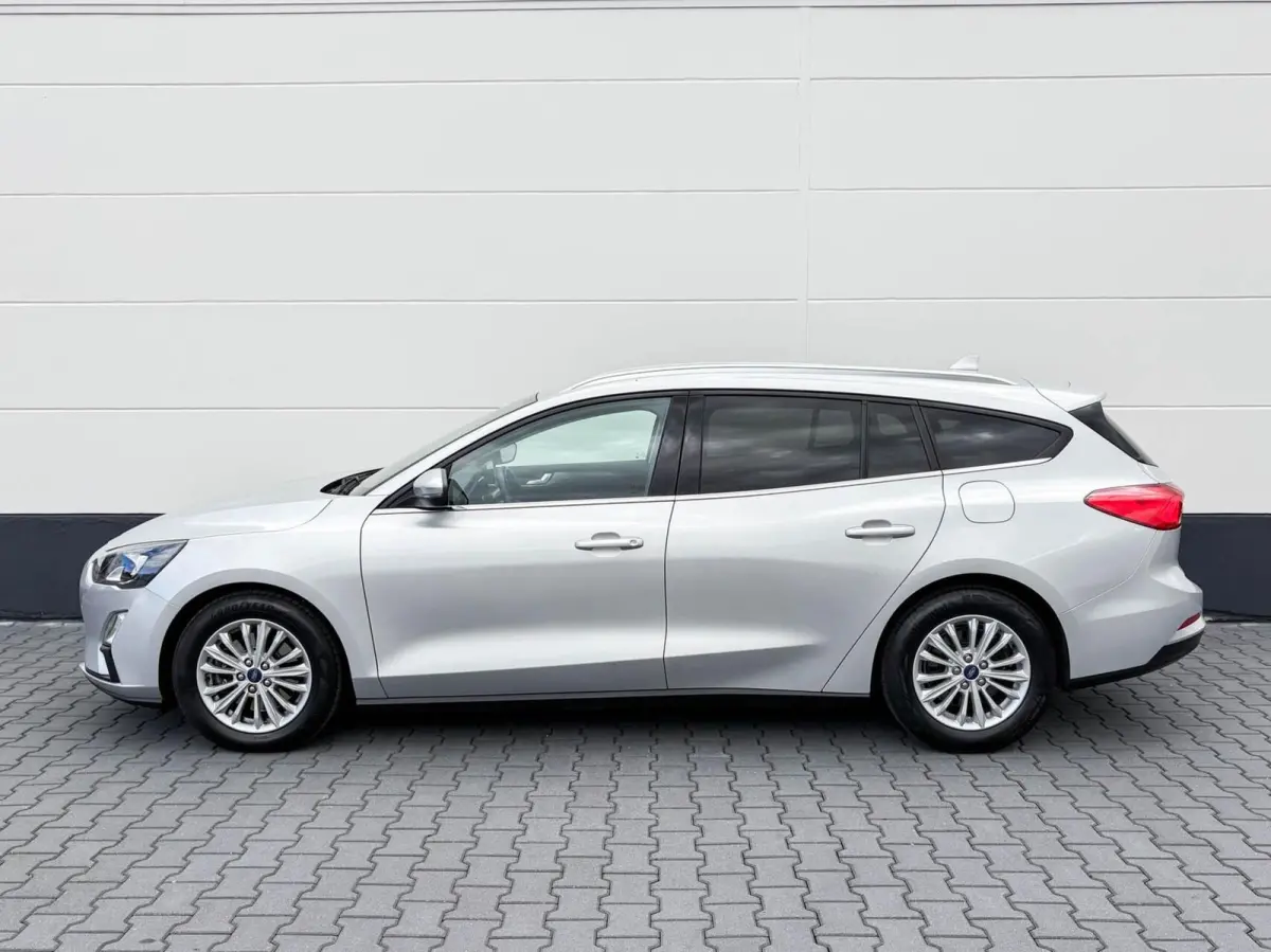 1.0 125pk EcoBoost Automaat Titanium Business Automaat | Carplay | Winterpakket | Privacy glass