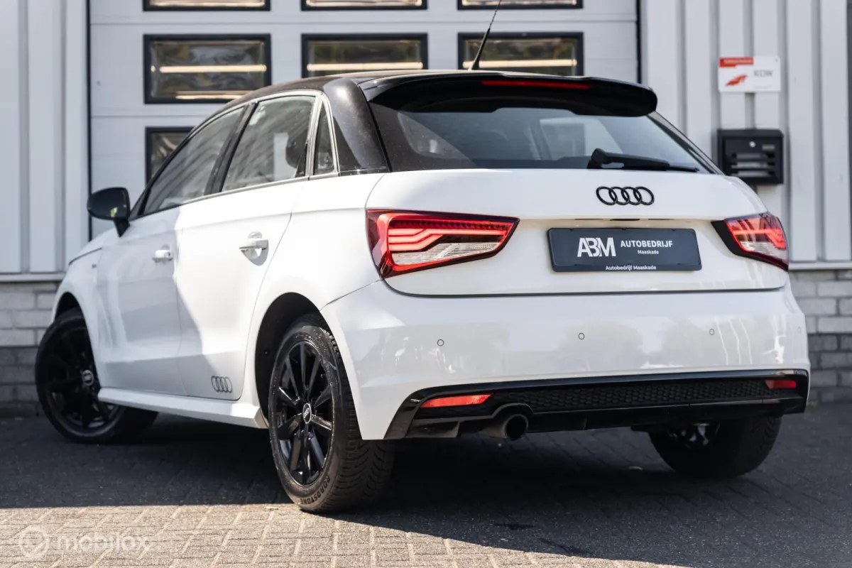 1.0 TFSI S-Line Navi Cruise Black optik