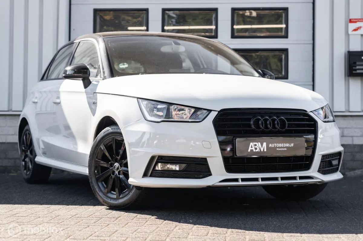 1.0 TFSI S-Line Navi Cruise Black optik