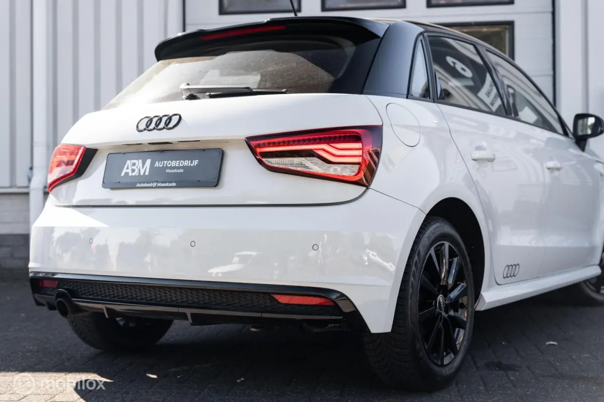 1.0 TFSI S-Line Navi Cruise Black optik