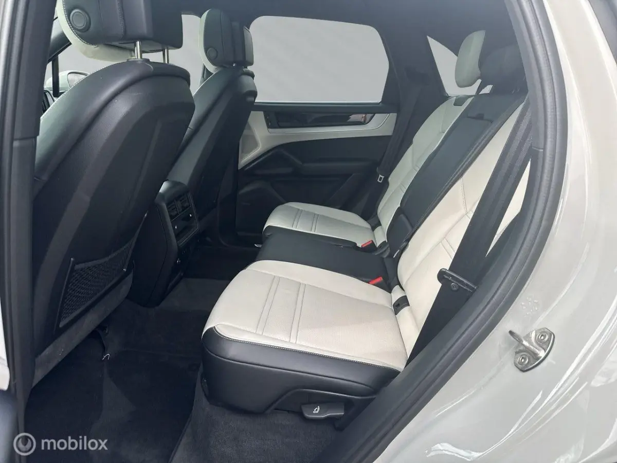 3.0 E-Hybrid, pano, luchtv., trekhaak, BOSE