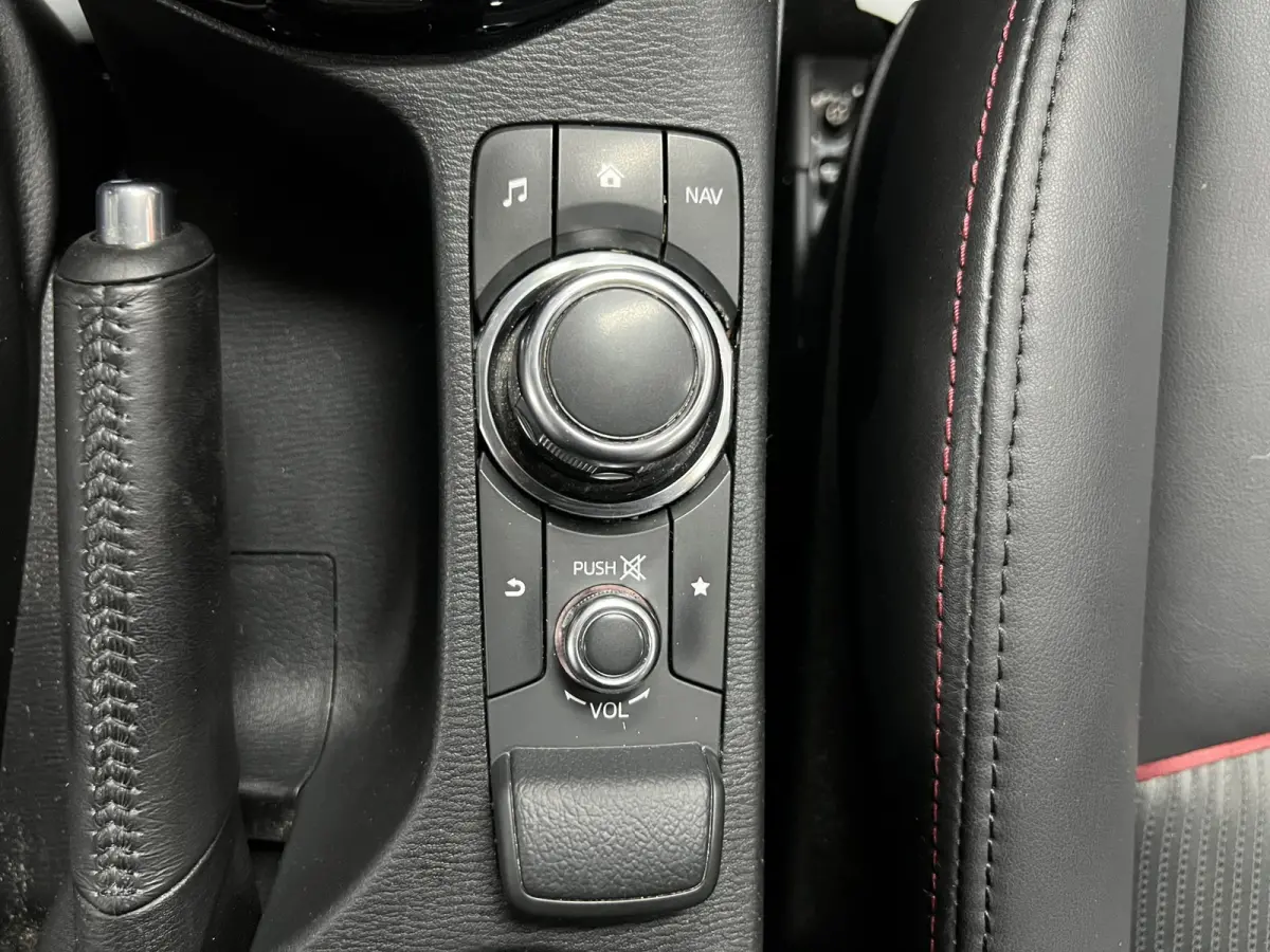 2.0 SkyActiv-G 120 GT|HUD|Trekhaak|Carplay|Cam|Stoelverw.|