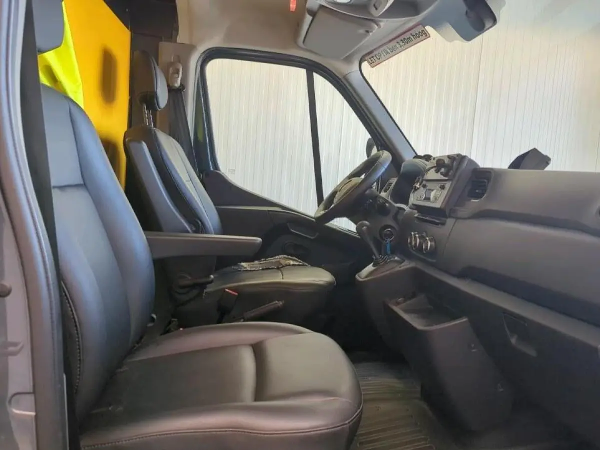 2.3 dCi 150 BAKWAGEN MEUBELBAK LOWLINER