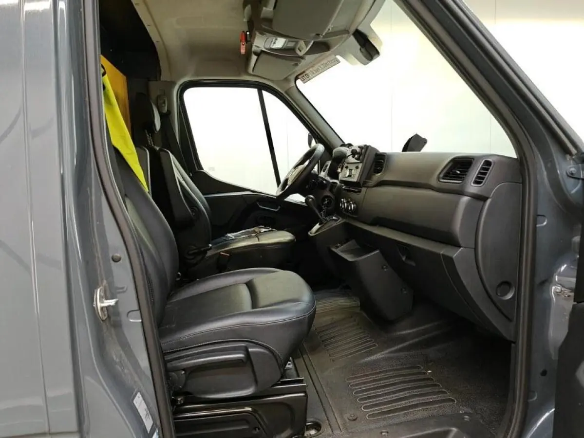 2.3 dCi 150 BAKWAGEN MEUBELBAK LOWLINER