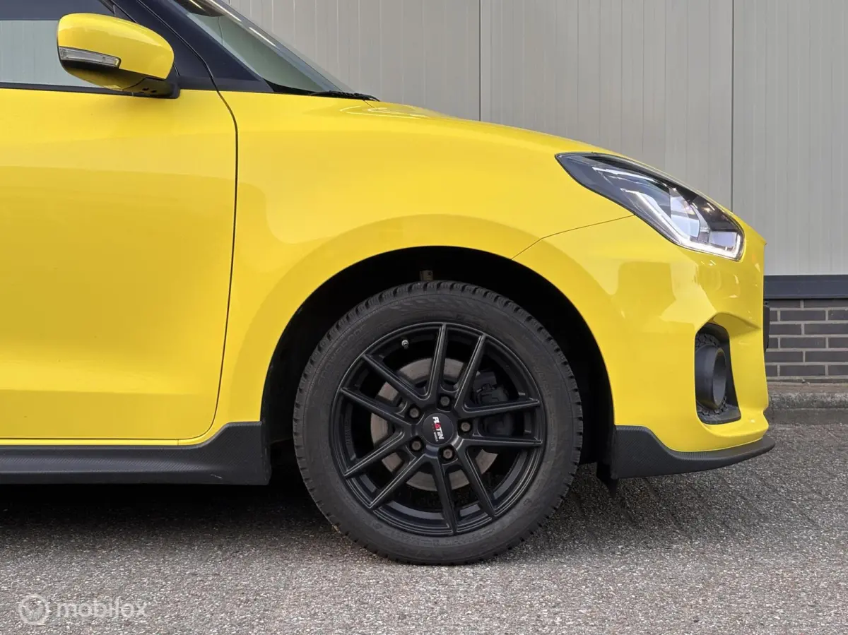 1.4 Sport 140PK CHAMPION YELLOW EDITION camera