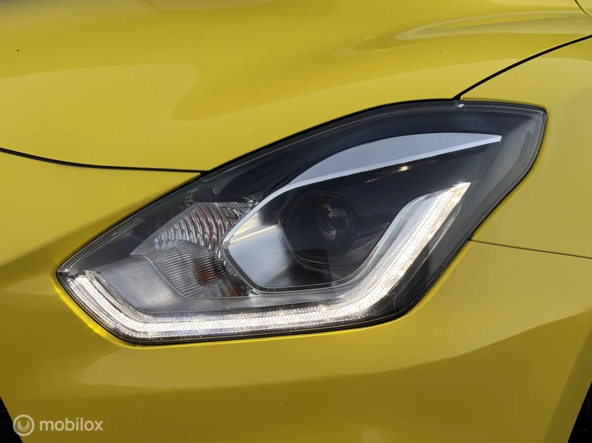 1.4 Sport 140PK CHAMPION YELLOW EDITION camera