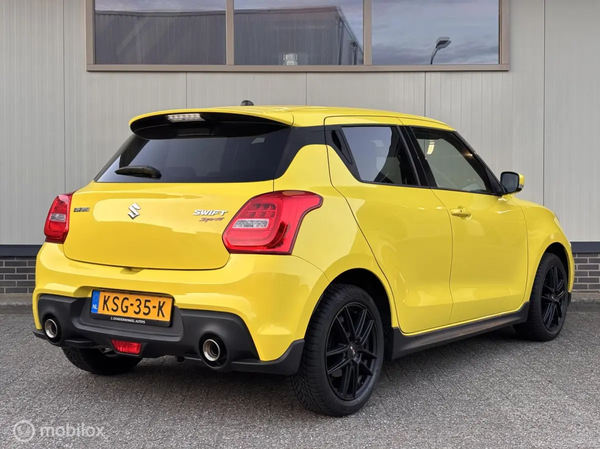1.4 Sport 140PK CHAMPION YELLOW EDITION camera