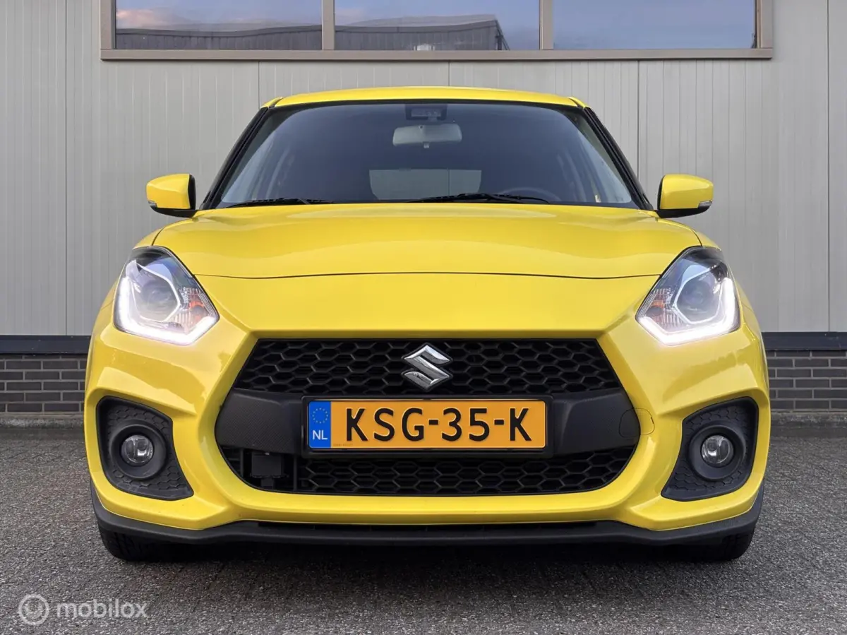 1.4 Sport 140PK CHAMPION YELLOW EDITION camera