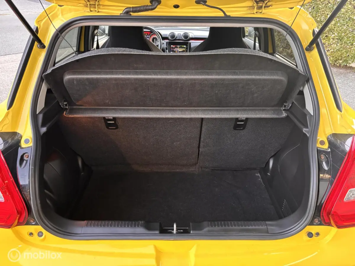 1.4 Sport 140PK CHAMPION YELLOW EDITION camera