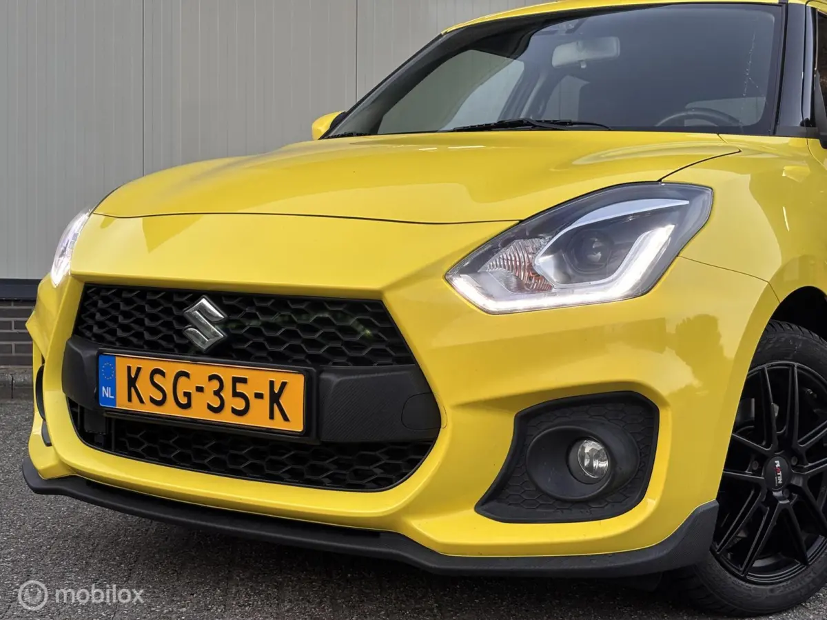1.4 Sport 140PK CHAMPION YELLOW EDITION camera