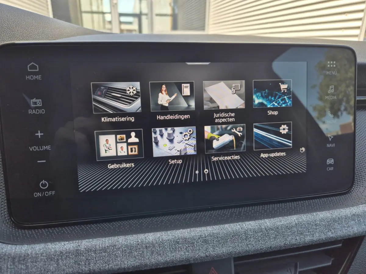 1.5 TSI ACT Business Edition,Cruisecontrol,Nav/Camera/Carplay,Stoel/Stuurverwarming,parkcontrol,