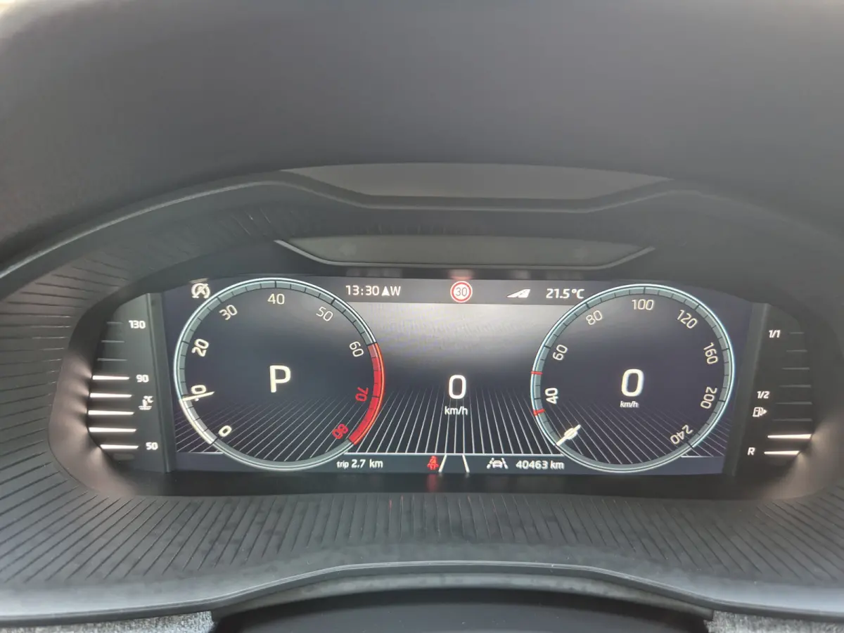 1.5 TSI ACT Business Edition,Cruisecontrol,Nav/Camera/Carplay,Stoel/Stuurverwarming,parkcontrol,