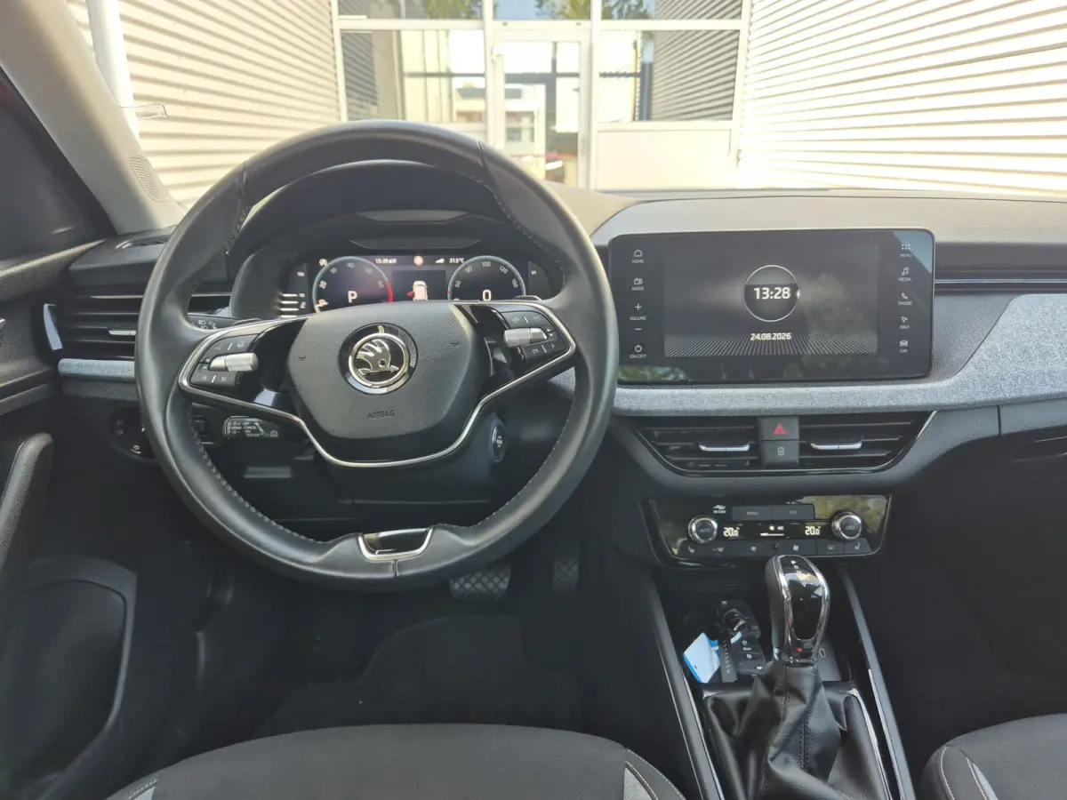 1.5 TSI ACT Business Edition,Cruisecontrol,Nav/Camera/Carplay,Stoel/Stuurverwarming,parkcontrol,